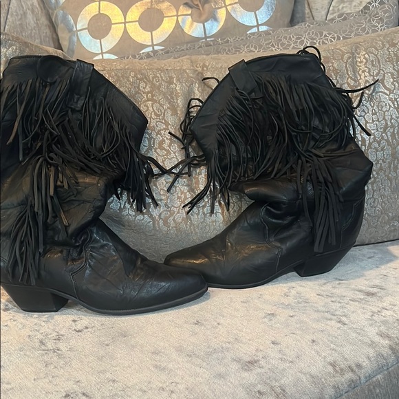dingo vintage Shoes - Vintage Dingo Black Ankle western Boots with Fringe and size 5